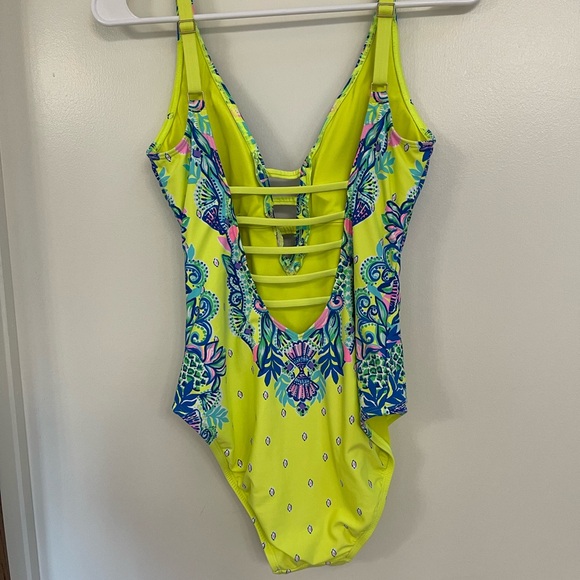 🦄🦄Lilly Pulitzer Jaspen one piece swimsuit Loro Green Pineapple Rivera Size 6 - Picture 3 of 6